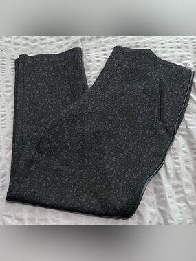 Chico's Juliet textured leopard Print Black ankle Pants Women's size 16